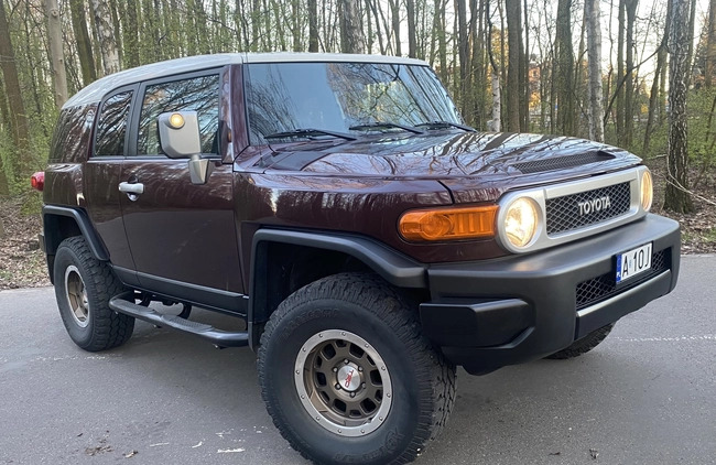 Toyota FJ cena 129900 przebieg: 69700, rok produkcji 2007 z Warszawa małe 254